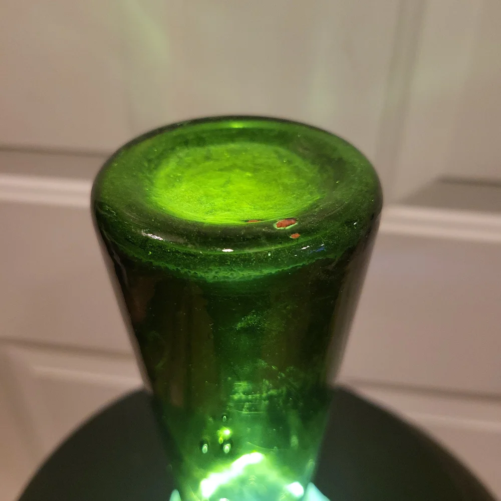 Vintage Green Glass Hand Blown Artisan Handkerchief Vase 8.25" - Picture 8 of 10